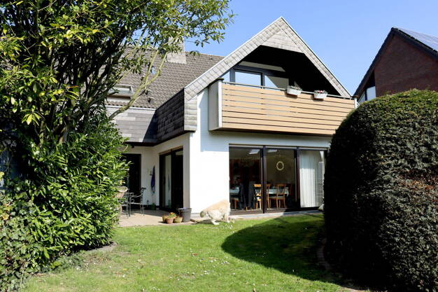 Mehrfamilienhaus zum Kauf provisionsfrei 1.200.000 € 10 Zimmer 355,1 m² 919 m² Grundstück Reuschenberg Neuss 41466
