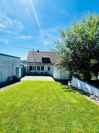 Einfamilienhaus zum Kauf 298.000 € 8 Zimmer 220 m²<br/>Wohnfläche 1.406 m²<br/>Grundstück Wadern Wadern 66687