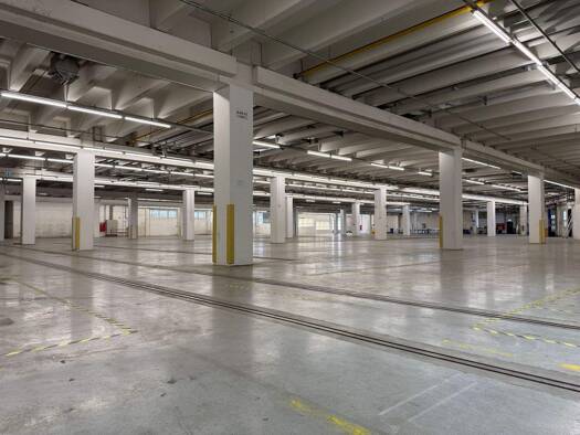 Produktionshalle zur Miete provisionsfrei 6,50 € 9.000 m² Lagerfläche teilbar ab 4.500 m² Gültstein Herrenberg 71083