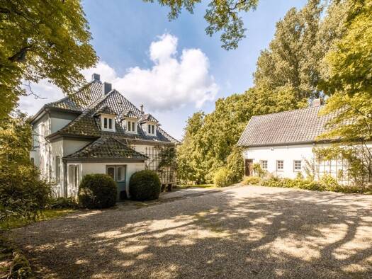 Villa zum Kauf 1.600.000 € 11 Zimmer 354 m² 21.611 m² Grundstück frei ab sofort Behlendorf 23919