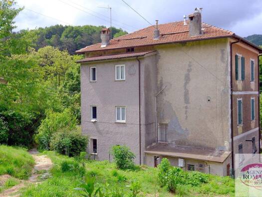 Haus zum Kauf 315.000 € 9 Zimmer frei ab sofort Pontinvrea 17042