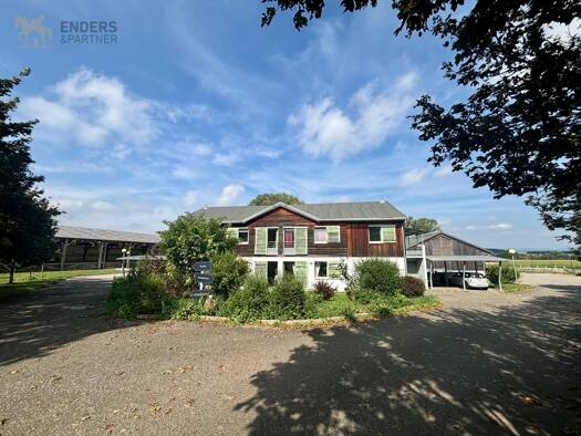 Reiterhof zum Kauf 1.550.000 € 43.000 m² Grundstück Val-de-Moder 67350