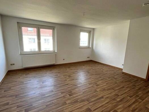 Wohnung zur Miete 453 € 3 Zimmer 80,8 m² 1. Geschoss frei ab 01.11.2026 Am Karpfenteich 25 Oschersleben Oschersleben 39387