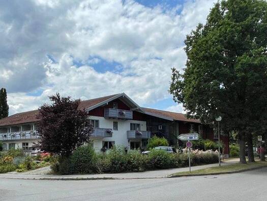 Haus zum Kauf 1.850.000 € 26 Zimmer 1.500 m² 2.180 m² Grundstück Bad Birnbach Bad Birnbach 84364