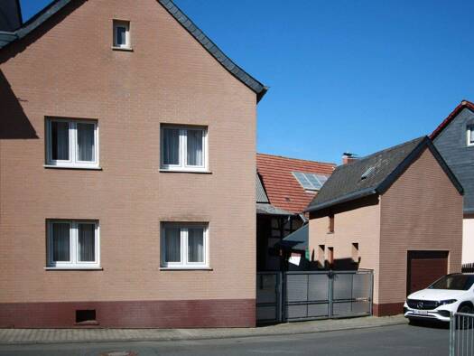 Bauernhaus zum Kauf 249.000 € 4 Zimmer 125 m² 317 m² Grundstück frei ab 01.03.2026 Beuerbach Hünstetten 65510