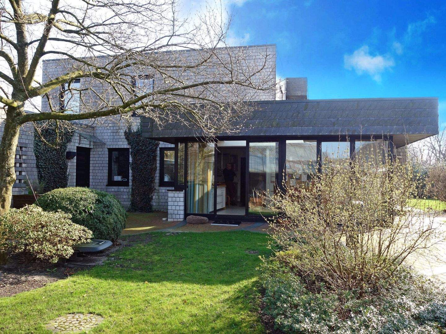 Immobilie in Volsemenhusen - Architektenhaus (ggf. mit Einliegerwohnung) mit Doppelgarage in zentraler Lage in St. Michaelisdonn - Bild 2