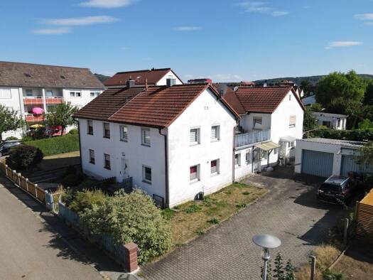 Doppelhaushälfte zum Kauf 190.000 € 3,5 Zimmer 108 m² 355 m² Grundstück Weißenburg Weißenburg i. Bay. 91781