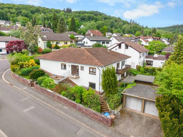 Einfamilienhaus zum Kauf 849.000 € 7 Zimmer 242,5 m² 747 m² Grundstück Fischbach Kelkheim 65779