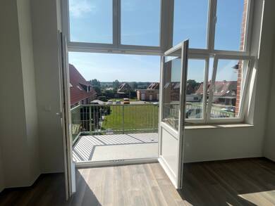 Wohnung zur Miete 895 € 2 Zimmer 97,6 m² Dachgeschoss, 1. Geschoss frei ab sofort Heinestraße 9b Malchow 17213