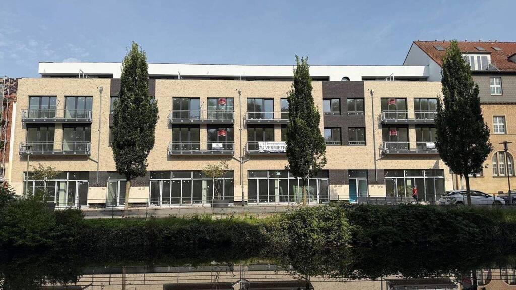 Wohnung zur Miete - Erstbezug 981 € 2 Zimmer 72,7 m² EG frei ab sofort Am Teich 12-15 Innenstadt Neumünster 24534