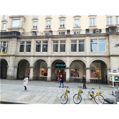 Laden zur Miete provisionsfrei 8.800 € 322,4 m² Verkaufsfläche Seestraße 2 Innere Altstadt Dresden 01067