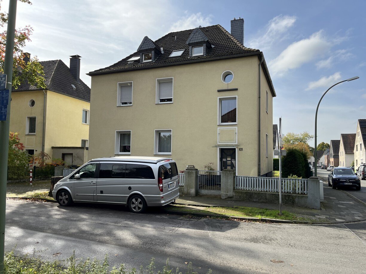 Mehrfamilienhaus zum Kauf 458.000 € 8 Zimmer 218 m²<br/>Wohnfläche 366 m²<br/>Grundstück Alt-Homberg Duisburg 47198