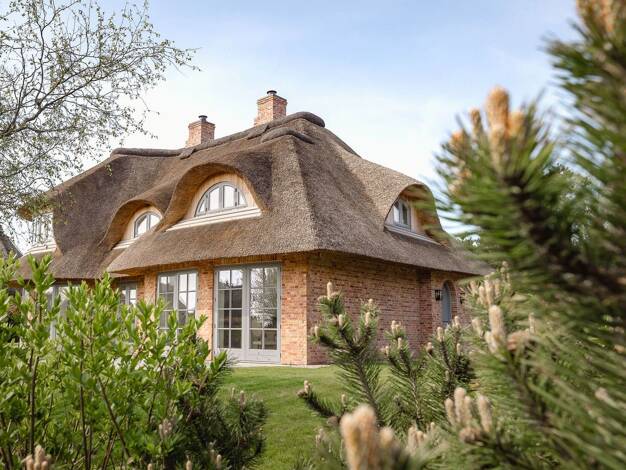 Einfamilienhaus zum Kauf 5 Zimmer 220 m² 1.582 m² Grundstück Braderup Wenningstedt / Braderup 25996