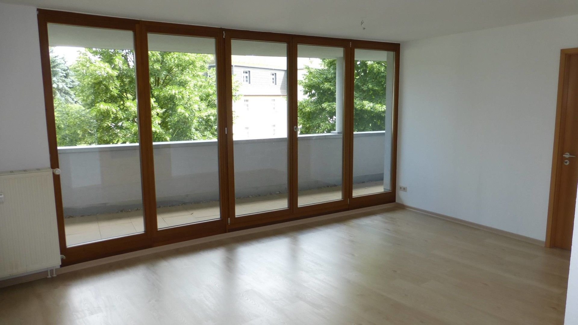 Wohnung zum Kauf provisionsfrei 70.000 € 2 Zimmer 59 m²<br/>Wohnfläche 1.<br/>Geschoss Lichtenstein Lichtenstein 09350