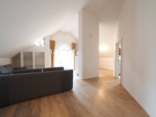 Wohnung zur Miete 1.290 € 3 Zimmer 96 m² 2. Geschoss Traunstein 83278