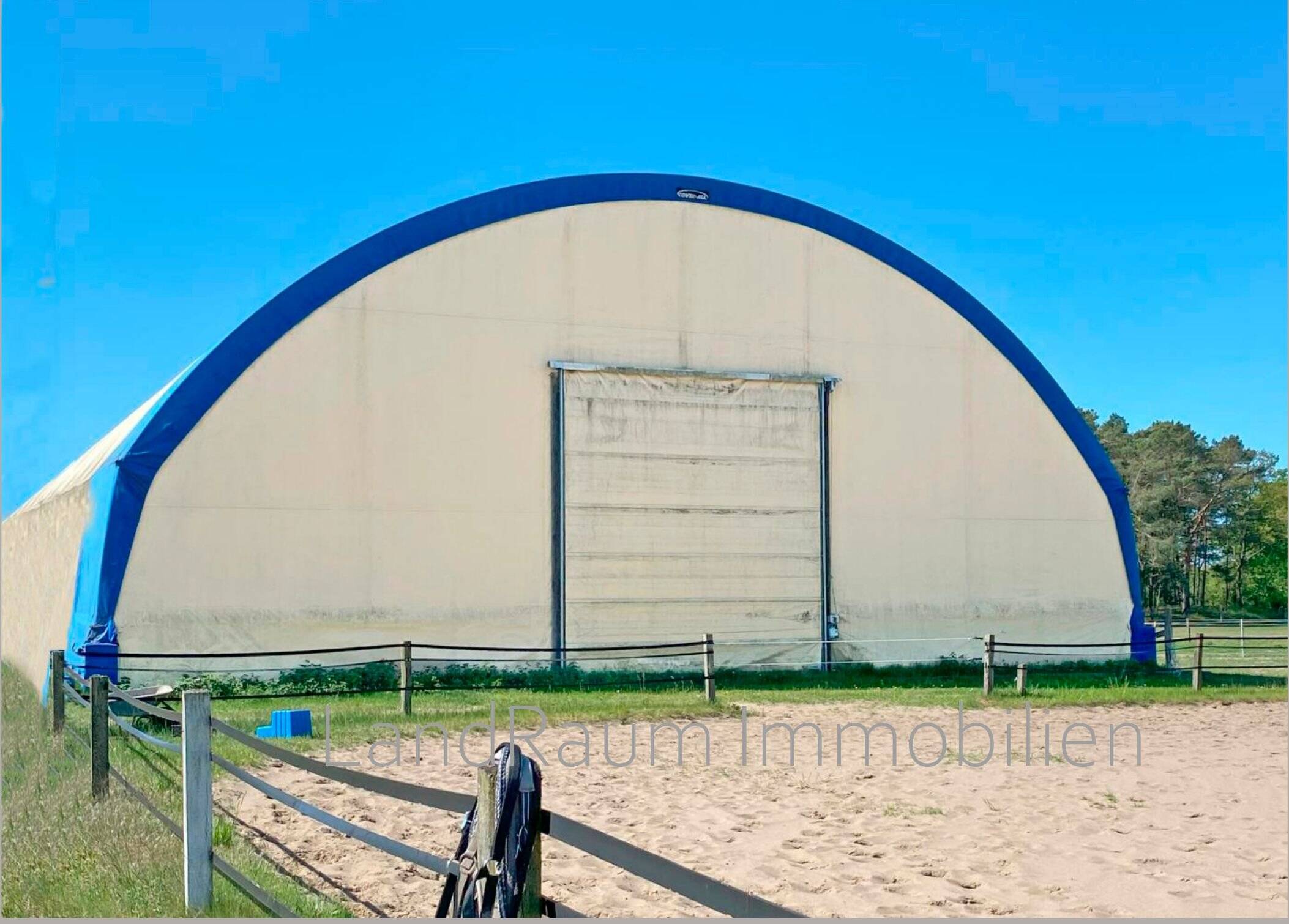 Immobilie in Dreetz - Pferdehof - Reitanlage, 4 FeWo, 10 ha Land + ca. 5,2 ha Pachtland, Reithalle 20 x 60 m + Aussenreitplätzen, Laufstall 16 Pferde+4 Boxen, g - Bild 4