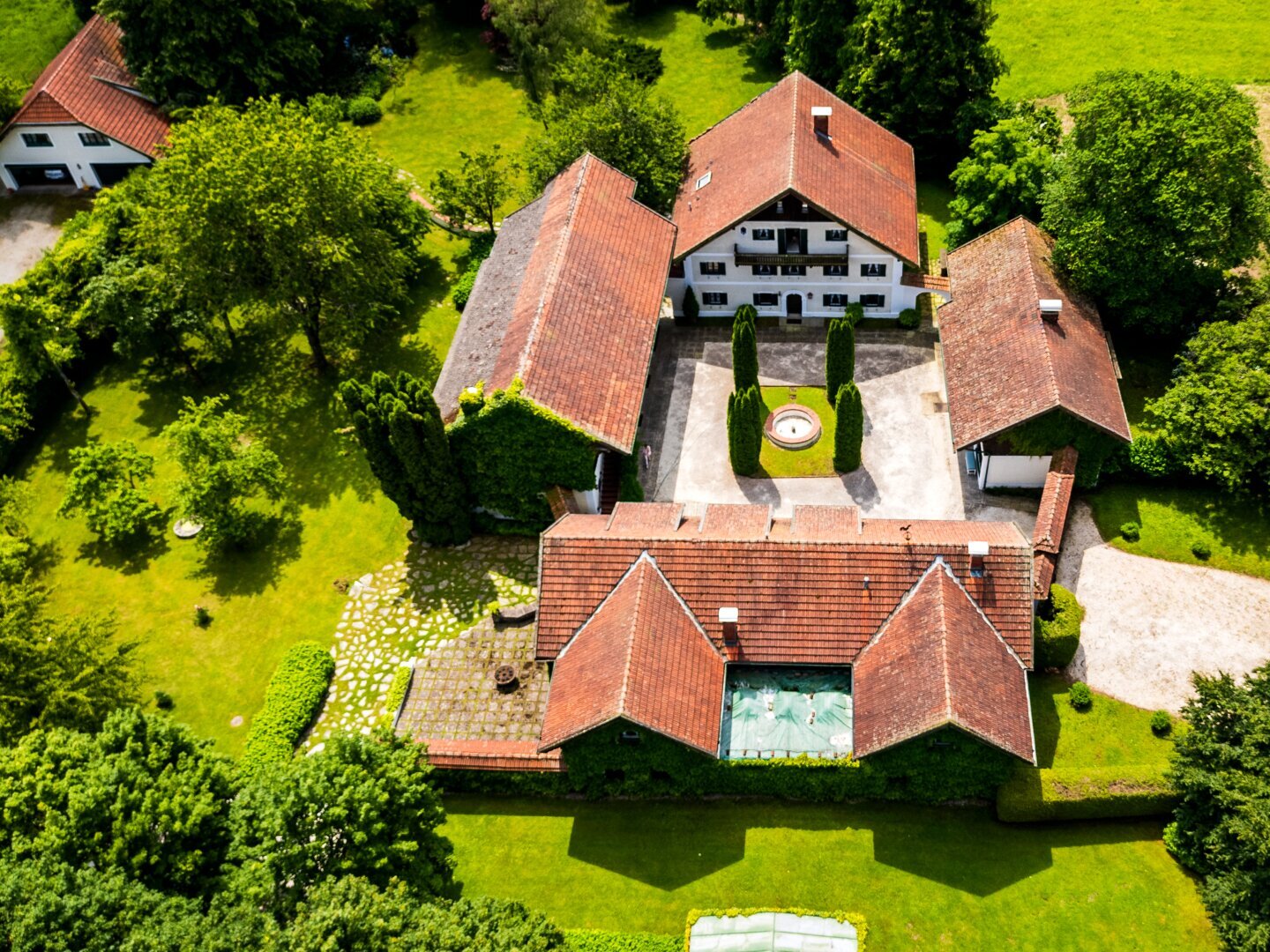 Herrenhaus zum Kauf 4.700.000 € 1.929,5 m²<br/>Wohnfläche 22.943 m²<br/>Grundstück Unterkling Auerbach 5224