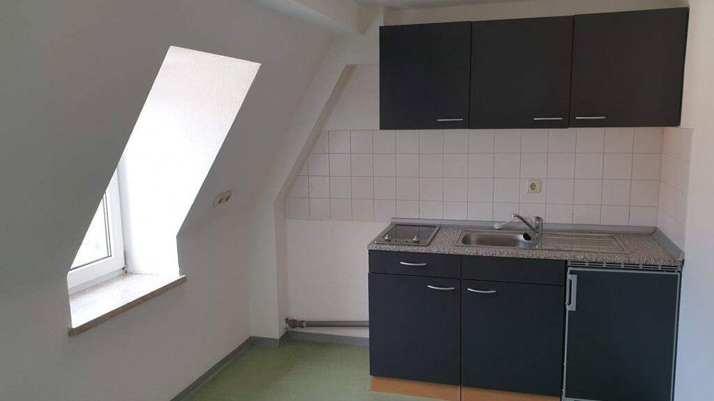 Studio zur Miete 240 € 1 Zimmer 35,1 m² Dr.-Külz-Straße 47a Meerane 08393