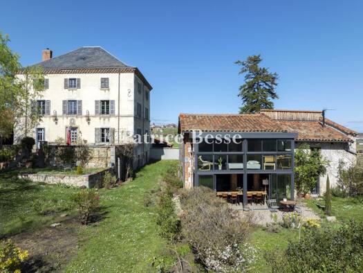 Reihenmittelhaus zum Kauf 590.000 € 15 Zimmer 520 m² 7.288 m² Grundstück Marcilly-le-Châtel 42130