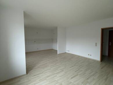 Wohnung zur Miete 310 € 2 Zimmer 56,4 m² Dachgeschoss, 3. Geschoss frei ab sofort Rudolf-Breitscheid-Str. 1 Hartenstein Hartenstein 08118