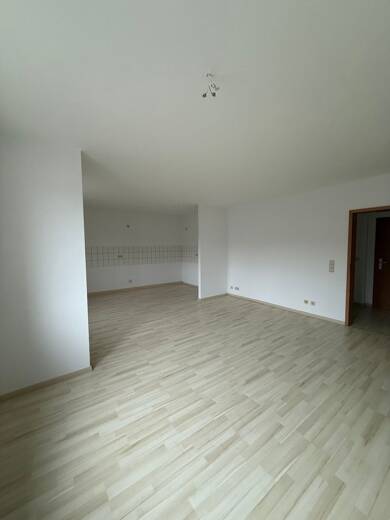 Wohnung zur Miete 310 € 2 Zimmer 56,4 m² Dachgeschoss, 3. Geschoss frei ab sofort Rudolf-Breitscheid-Str. 1 Hartenstein Hartenstein 08118