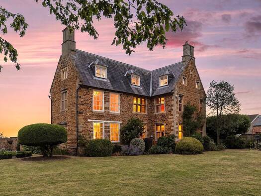 Einfamilienhaus zum Kauf 1.454.497 € 9 Zimmer Manor House 56 High Street Northampton NN6 0QB