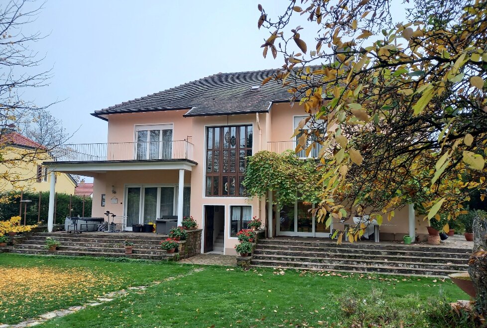 Villa zum Kauf 985.000 € 7,5 Zimmer 330 m²<br/>Wohnfläche 1.100 m²<br/>Grundstück St. Ingbert Sankt Ingbert 66386