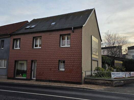 Einfamilienhaus zum Kauf 90.000 € 7 Zimmer 100 m² 141 m² Grundstück Saalfeld 07318