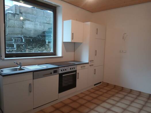 Wohnung zur Miete 890 € 3,5 Zimmer 105 m² frei ab 01.10.2026 Röttingen 97285