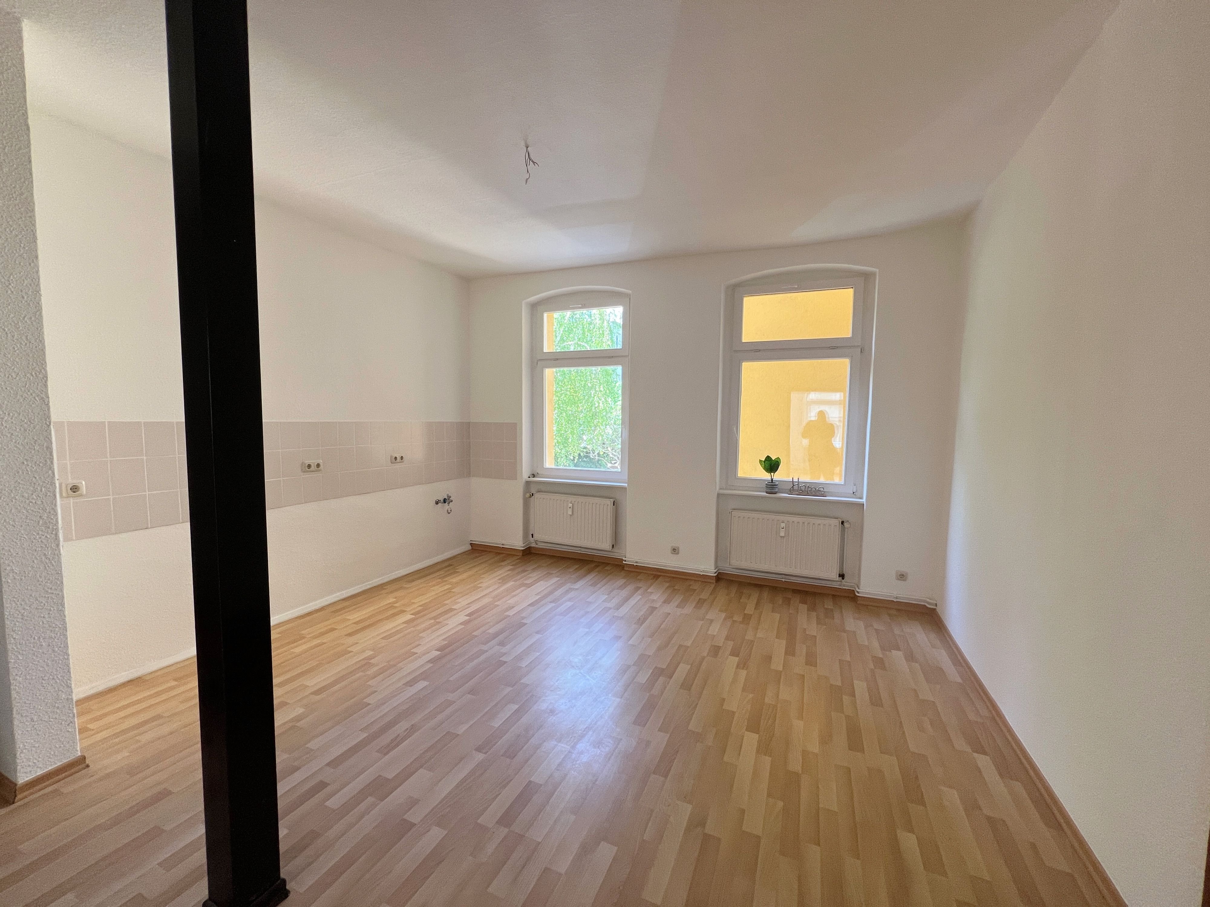 Wohnung zur Miete 450 € 2 Zimmer 69 m²<br/>Wohnfläche 1.<br/>Geschoss St.- Michael-Straße 3 Fichtestraße / Ambrosiusplatz Magdeburg 39116