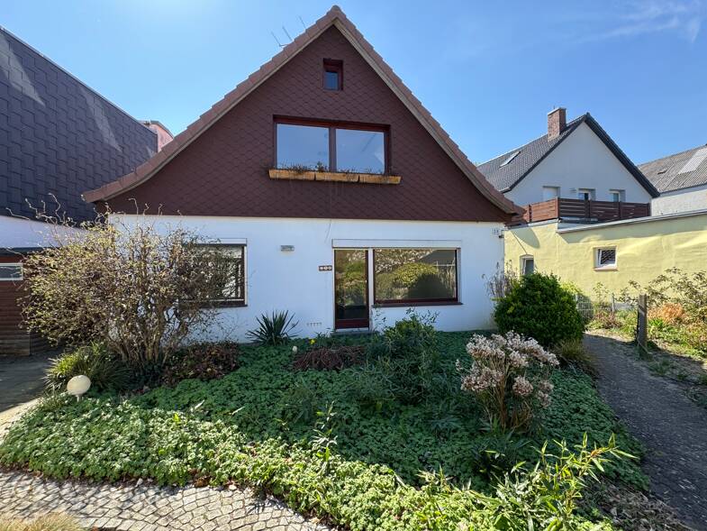Mehrfamilienhaus zum Kauf 359.000 € 9 Zimmer 263,2 m² 749 m² Grundstück Uetersen 25436