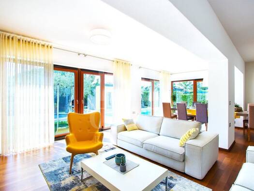 Haus zum Kauf 2.300.000 € 7 Zimmer 390 m² 1.071 m² Grundstück Fažana