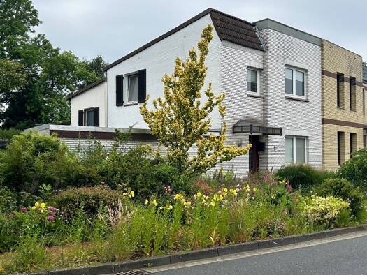Doppelhaushälfte zum Kauf provisionsfrei 180.000 € 5 Zimmer 156 m² 436 m² Grundstück Stickenbüttel Cuxhaven 27476