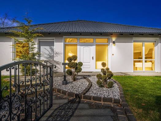 Bungalow zum Kauf 895.000 € 5 Zimmer 173 m² 771 m² Grundstück Untermeitingen Untermeitingen 86836