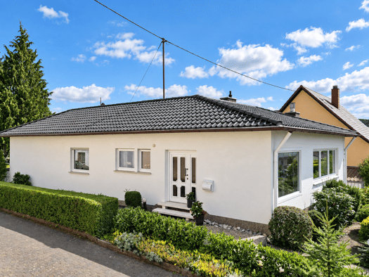 Bungalow zum Kauf 375.000 € 6 Zimmer 110 m² 1.754 m² Grundstück frei ab 01.03.2027 Körprich Nalbach 66809