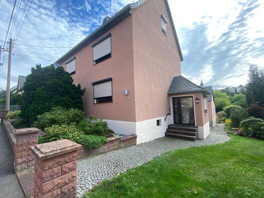 Einfamilienhaus zum Kauf 299.000 € 6 Zimmer 124 m² 850 m² Grundstück frei ab sofort Fischendorf Leisnig 04703