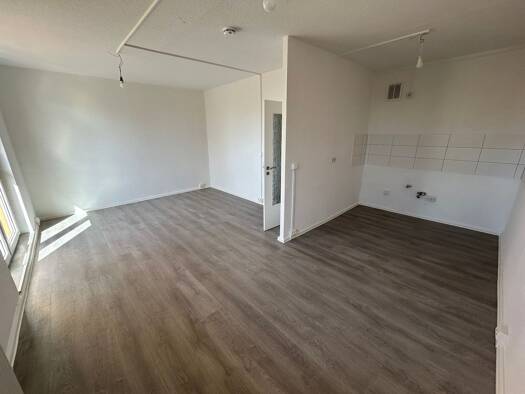 Wohnung zur Miete 452 € 3 Zimmer 59,4 m² 2. Geschoss frei ab 01.10.2026 Astonstraße 48 Sudenburg Sudenburg 39116