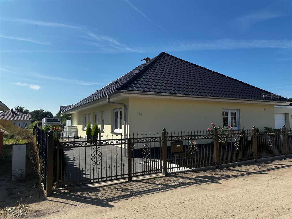 Einfamilienhaus zum Kauf 595.000 € 4 Zimmer 128 m²<br/>Wohnfläche 707 m²<br/>Grundstück 01.12.2024<br/>Verfügbarkeit Kelbersche Siedlung 16 Neustadt Neustadt 16845