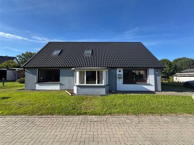 Einfamilienhaus zum Kauf 225.000 € 4 Zimmer 135 m² 633 m² Grundstück frei ab sofort Westersode Hemmoor 21745