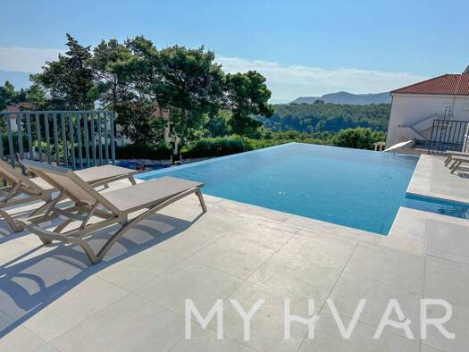 Villa zum Kauf - Erstbezug 1.950.000 € 7 Zimmer 230 m² Jelsa 21465