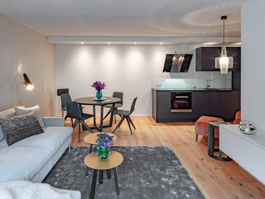 Wohnung zur Miete 2.425 € 2 Zimmer 52,5 m² Geschoss 3/4 frei ab sofort Altstadt-Lehel München 80539