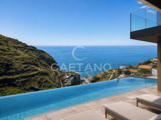 Haus zum Kauf 1.880.000 € 400 m² 535 m² Grundstück Calheta 9370