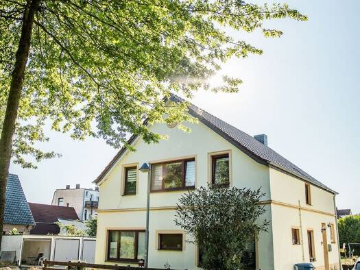 Mehrfamilienhaus zum Kauf 349.900 € 7 Zimmer 195,5 m² 749 m² Grundstück Nordenham Nordenham 26954