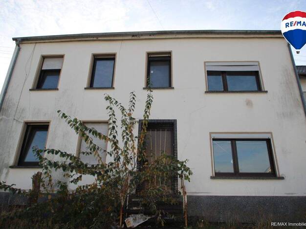 Mehrfamilienhaus zum Kauf 135.000 € 10 Zimmer 300 m² 1.957 m² Grundstück Hüttersdorf Schmelz / Hüttersdorf 66839