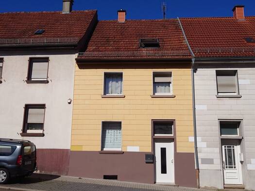 Reihenmittelhaus zum Kauf 122.000 € 6 Zimmer 100 m² 110 m² Grundstück Innenstadt Pirmasens 66954