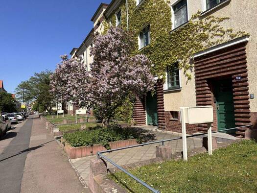 Wohnung zur Miete 329 € 2 Zimmer 47 m² EG Beyschlagstraße 13 a Innenstadt Halle (Saale) 06110