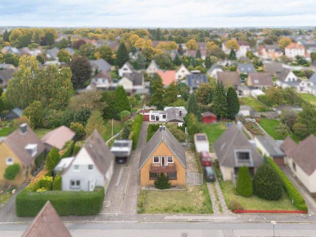 Haus zum Kauf 285.000 € 7,5 Zimmer 122 m² 803 m² Grundstück Tungendorf Neumünster 24536