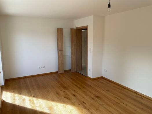 Wohnung zur Miete 1.640 € 3 Zimmer 85 m² Geschoss 1/2 frei ab sofort Tutzing 82327