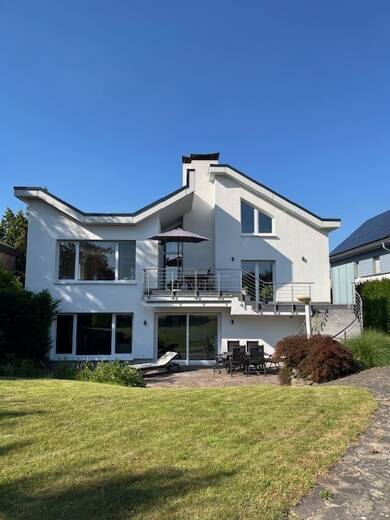 Einfamilienhaus zur Miete 1.700 € 5 Zimmer 170 m² 1.360 m² Grundstück frei ab 01.01.2026 Statistischer Bezirk 33 Hamm 59069