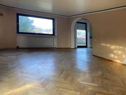 Haus zum Kauf 350.000 € 6 Zimmer 159 m² 1.014 m² Grundstück Herrngiersdorf 84097